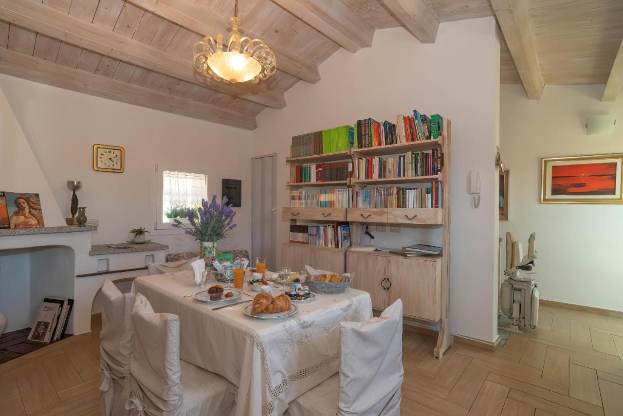 La Casa Del Pittore Ольбия Экстерьер фото