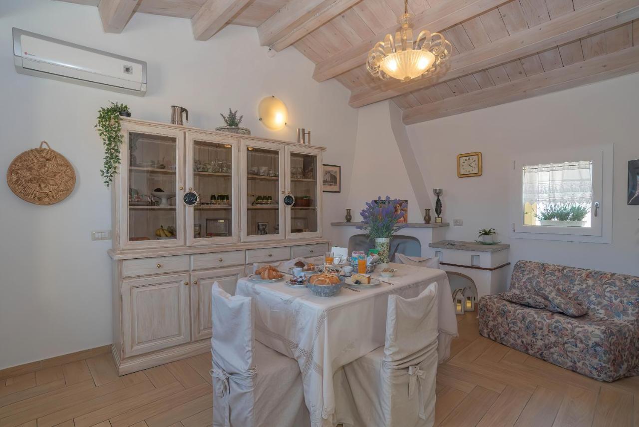 La Casa Del Pittore Ольбия Экстерьер фото